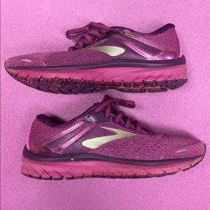 Brooks ADRENALINE GTS 18 running shoes Size: 6.5